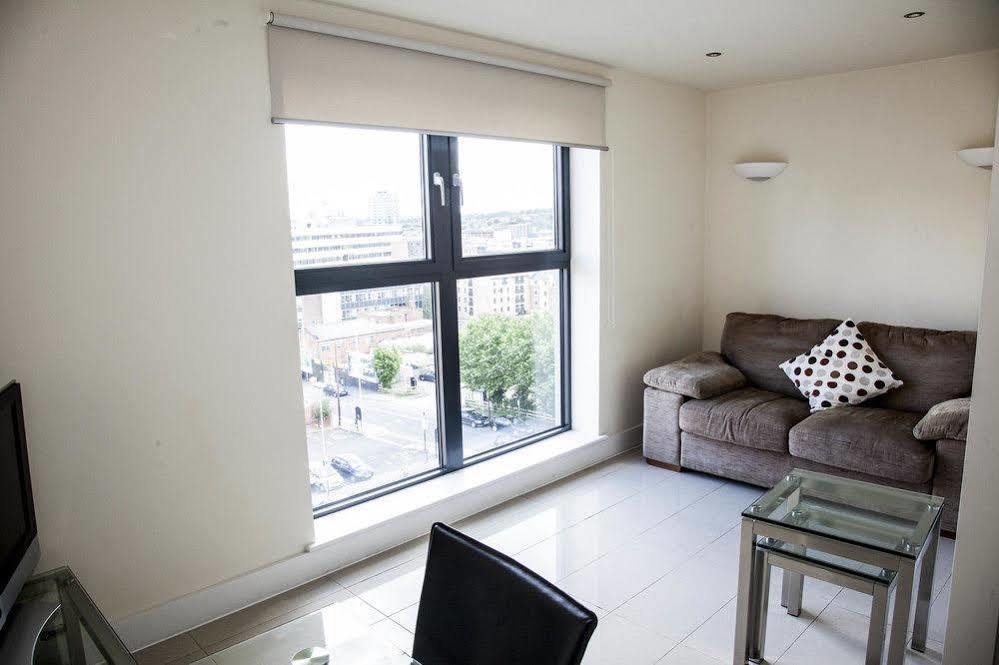 Halo Serviced Apartments - The Point Шефилд Экстерьер фото